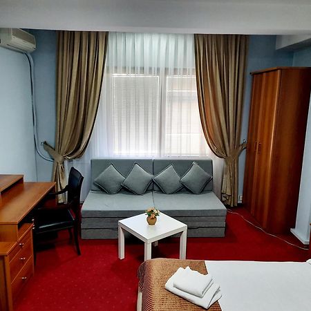 Hotel Aristocrat & Fish Restaurant Skopje Camera foto