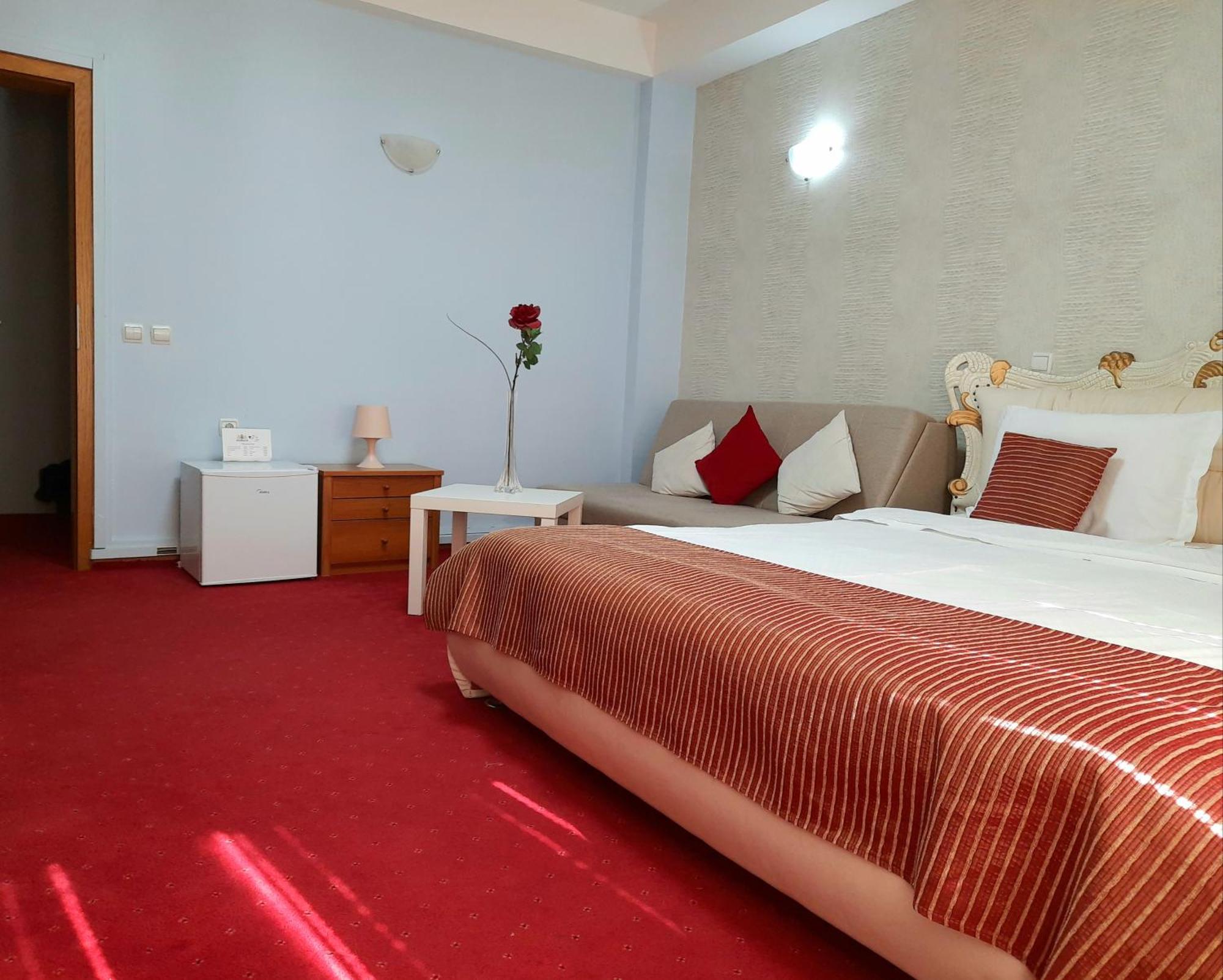 Hotel Aristocrat & Fish Restaurant Skopje Camera foto